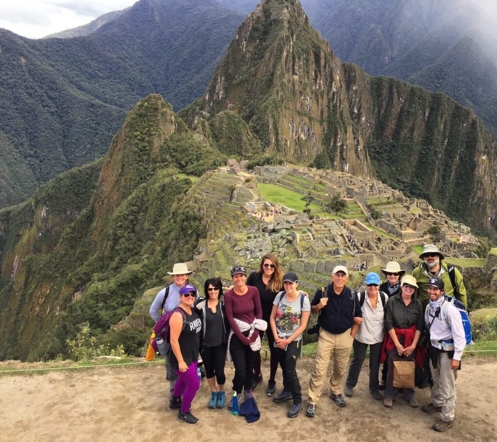 Valise travelers in Peru